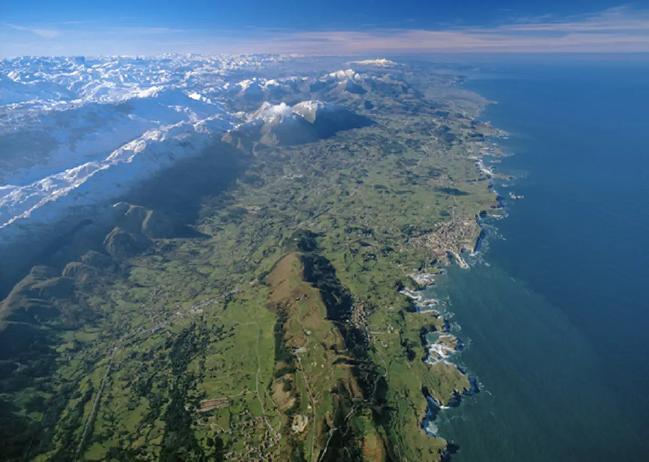 FOTO AEREA CONCEJO DE LLANES 2