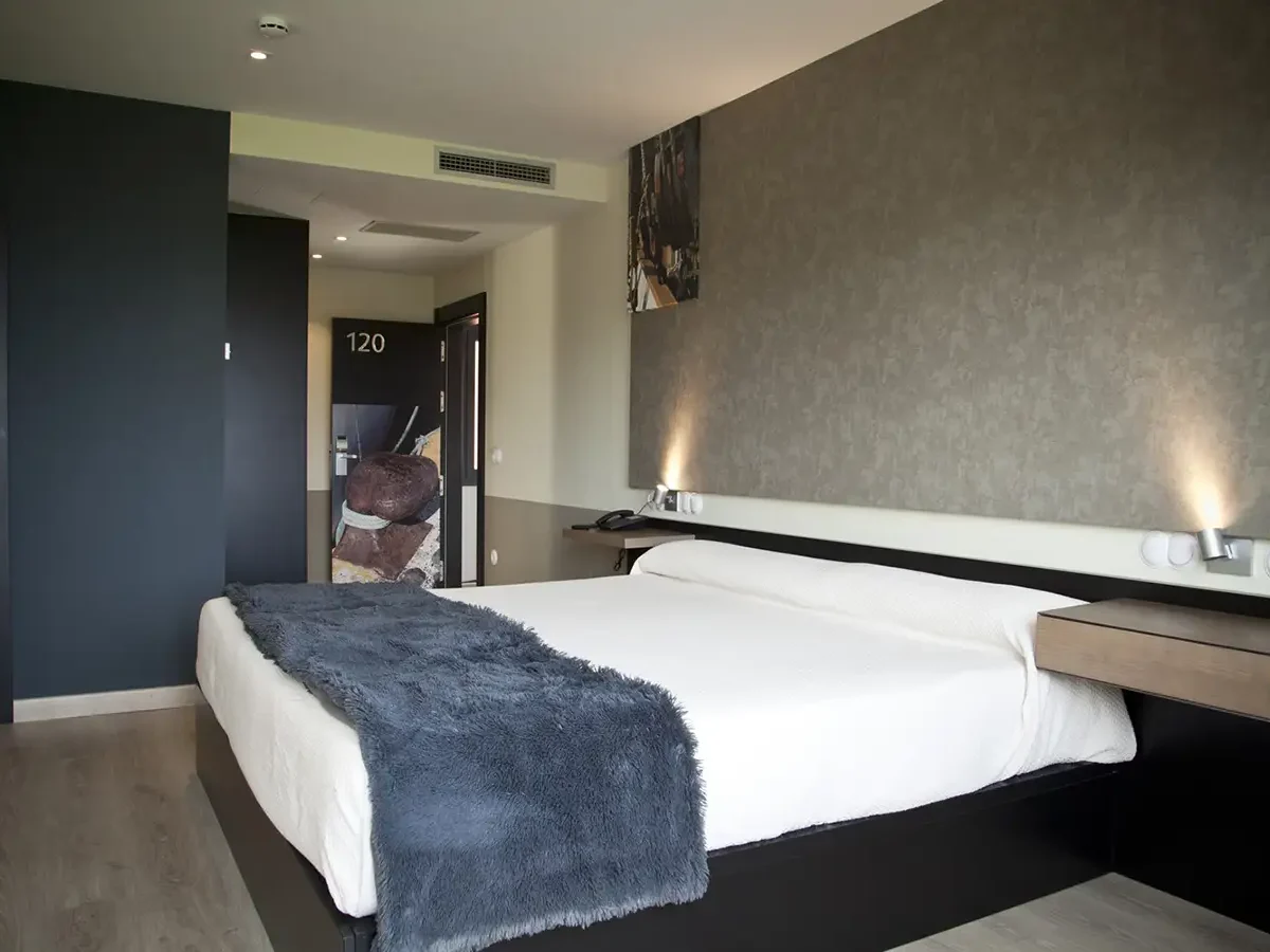 habitacion con vistas al mar llanes (40)